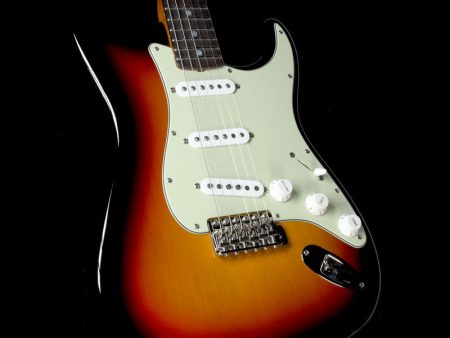 Fender Custom Shop Roasted Alder 1965 Stratocaster NOS Electric Guitar 3-Tone Sunburst Hot on Sale